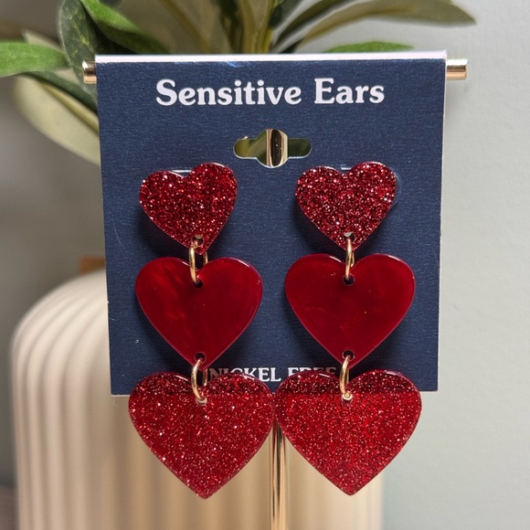 Red Heart Dangle Earrings - Picture 4 of 7